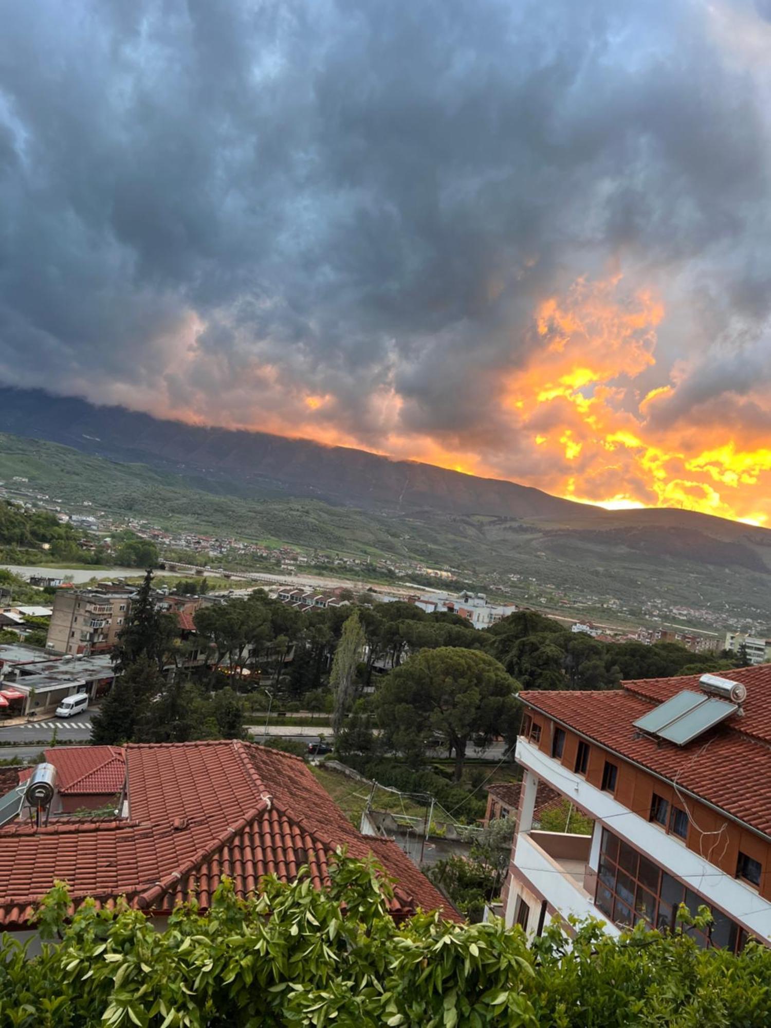 Hotel Villa Edis Berat Exterior foto